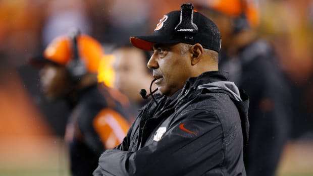 marvin-lewis-bengals-impatient.jpg